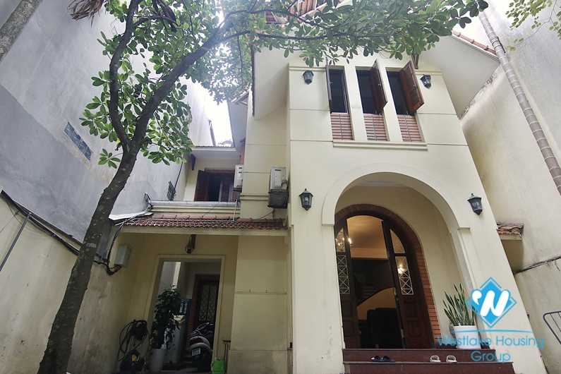 The house has good space 3 bedrooms for rent near the French international school.